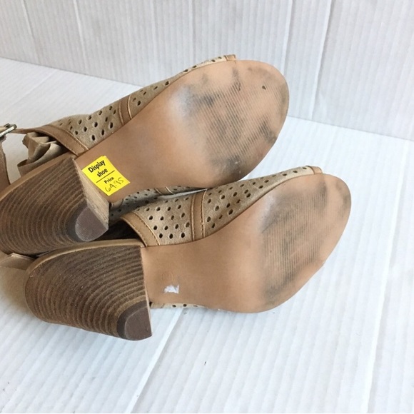 Amelia Grace Lasered Cut Peep Toe - Picture 2 of 5